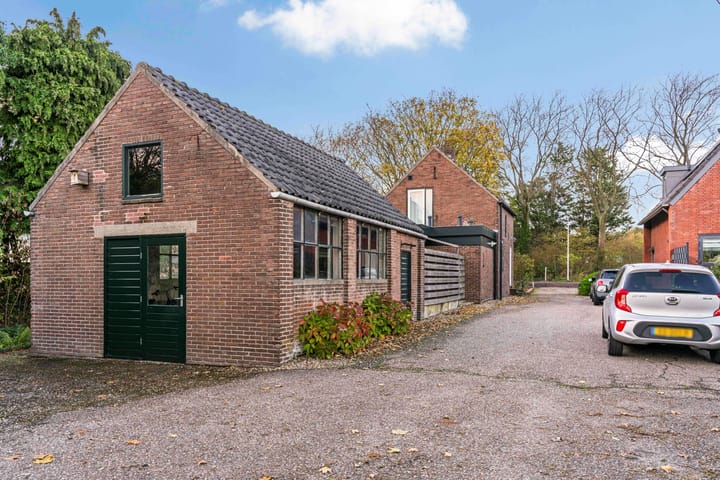 Photo 24 of Aalsmeerderweg 16