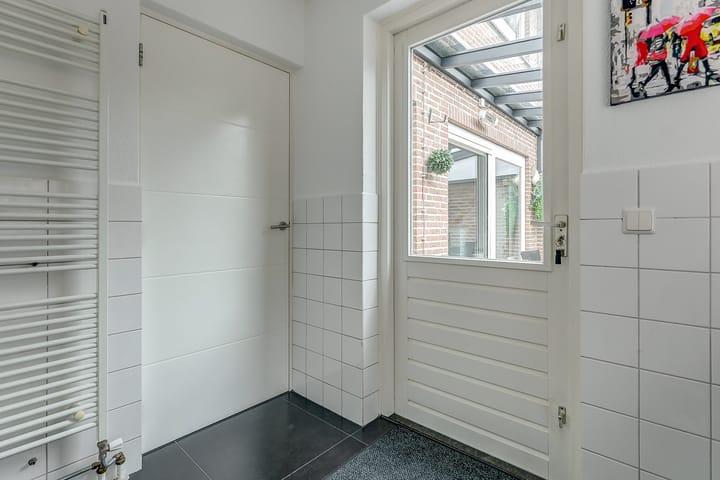 Photo 21 of Van Agtlaan 15