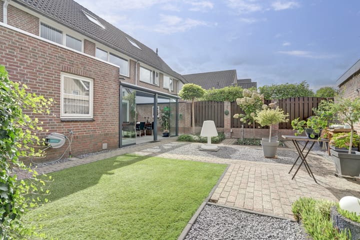 Photo 41 of Van Agtlaan 15