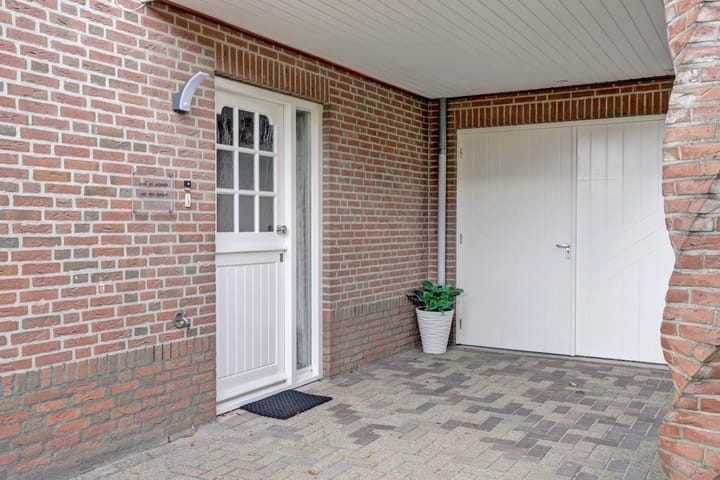 Photo 45 of Van Agtlaan 15