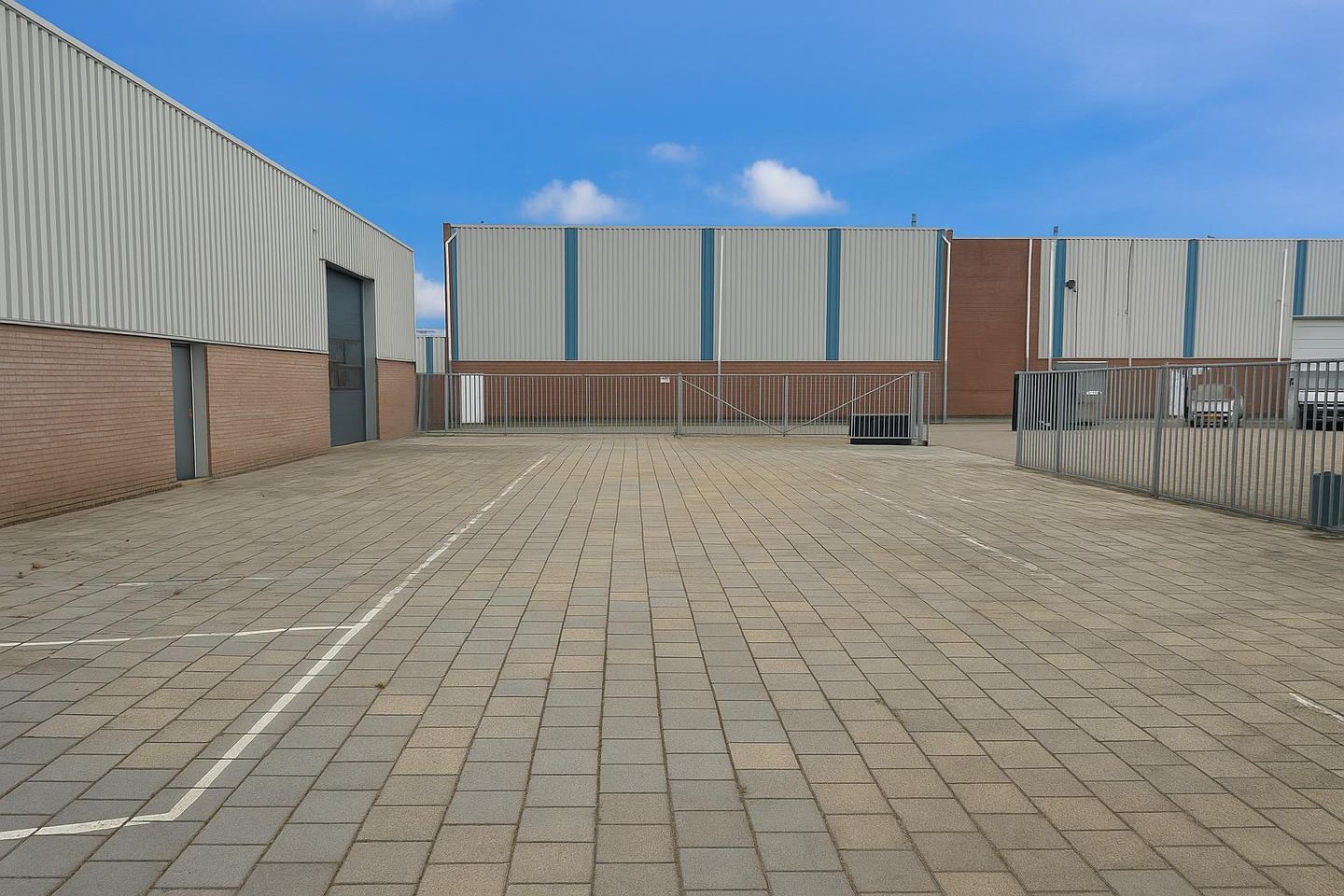 View photo 3 of Rooijakkersstraat 9