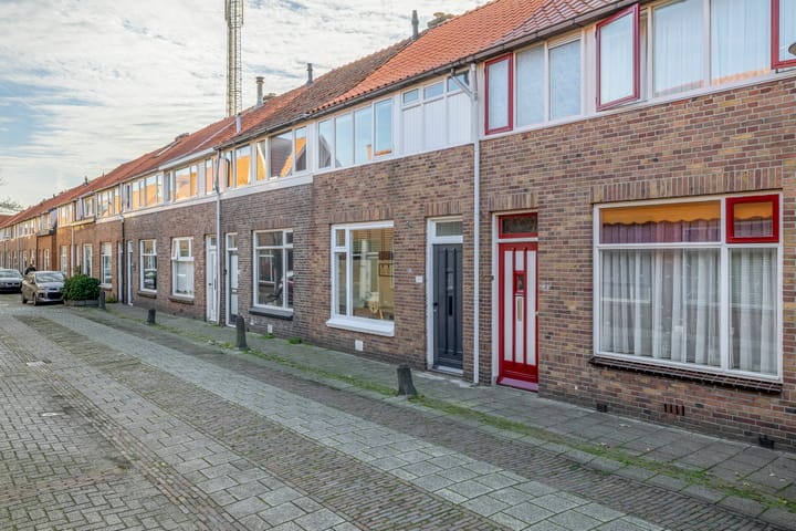 Foto 32 van Mr. de Fremerystraat 33