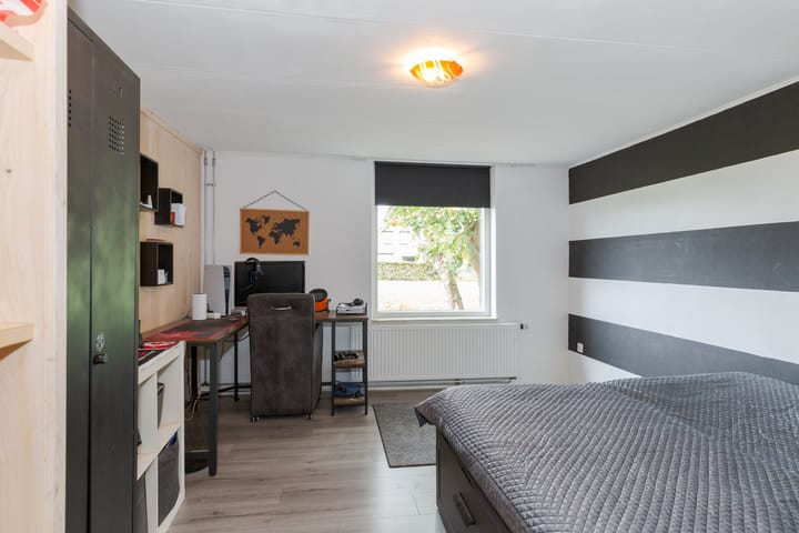 Photo 35 of Hoofdweg 31