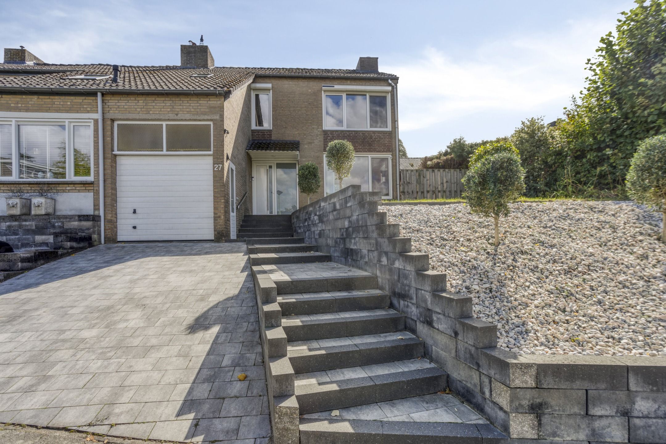 De Sauveurstraat, 27, Ulestraten, 6235BA, Limburg, Nederland 27 