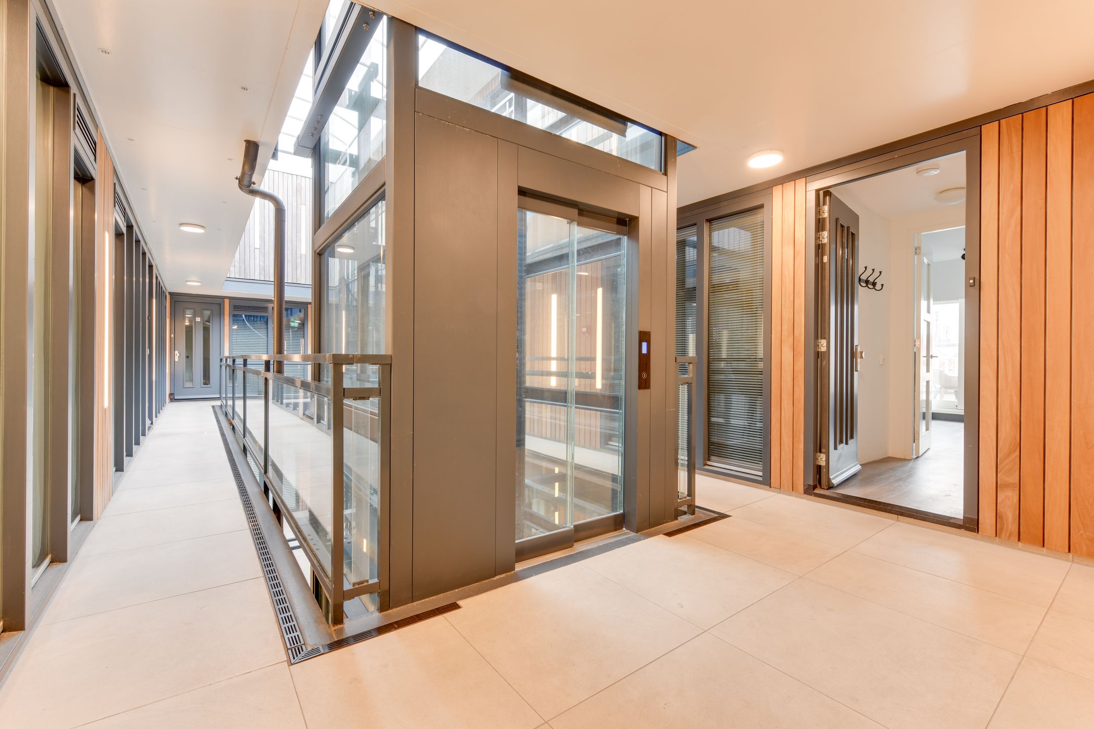 Foto 24 van Koningsweg 16-L