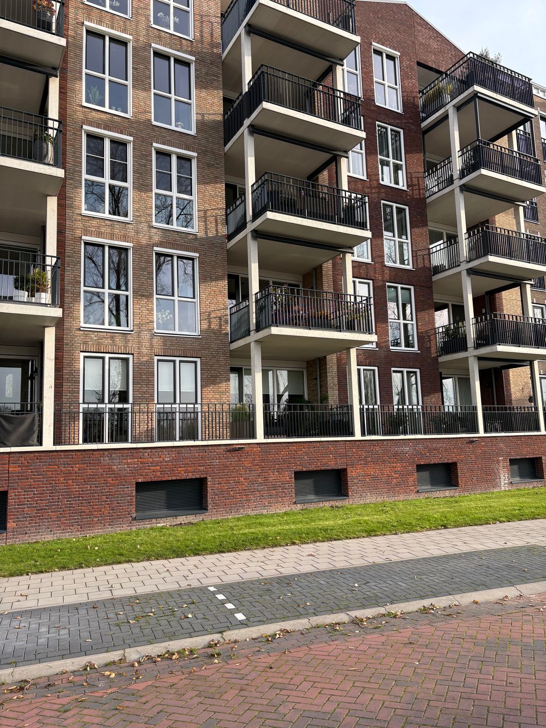 Photo 1 of Spoorbaan 105