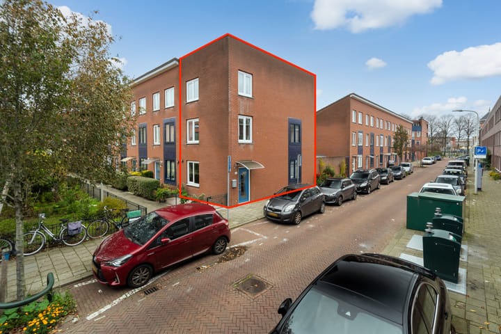 Photo 1 of Van Miereveltstraat 55