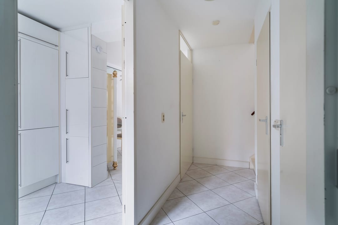 Photo 7 of Van Miereveltstraat 55