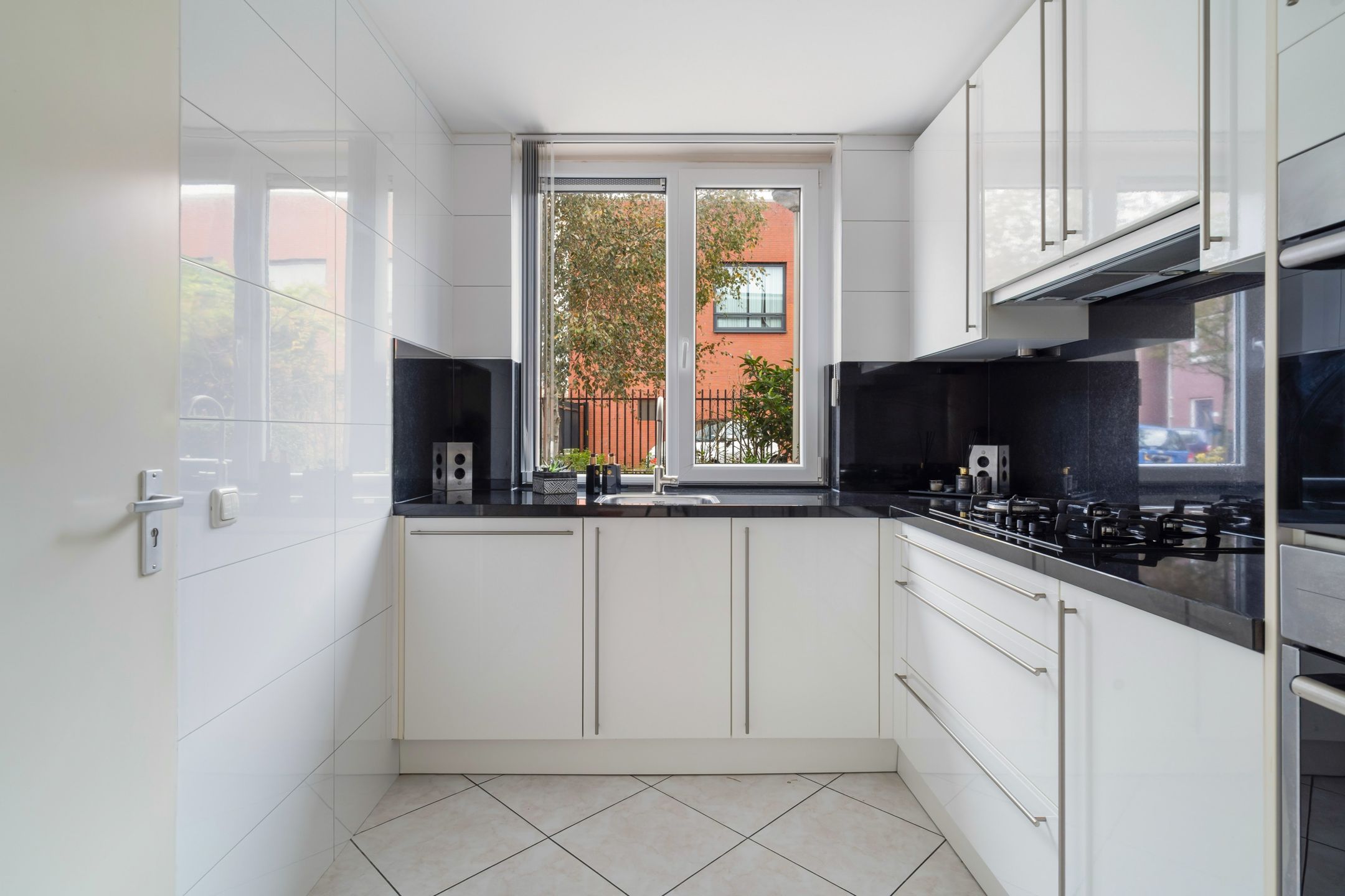 Photo 21 of Van Miereveltstraat 55