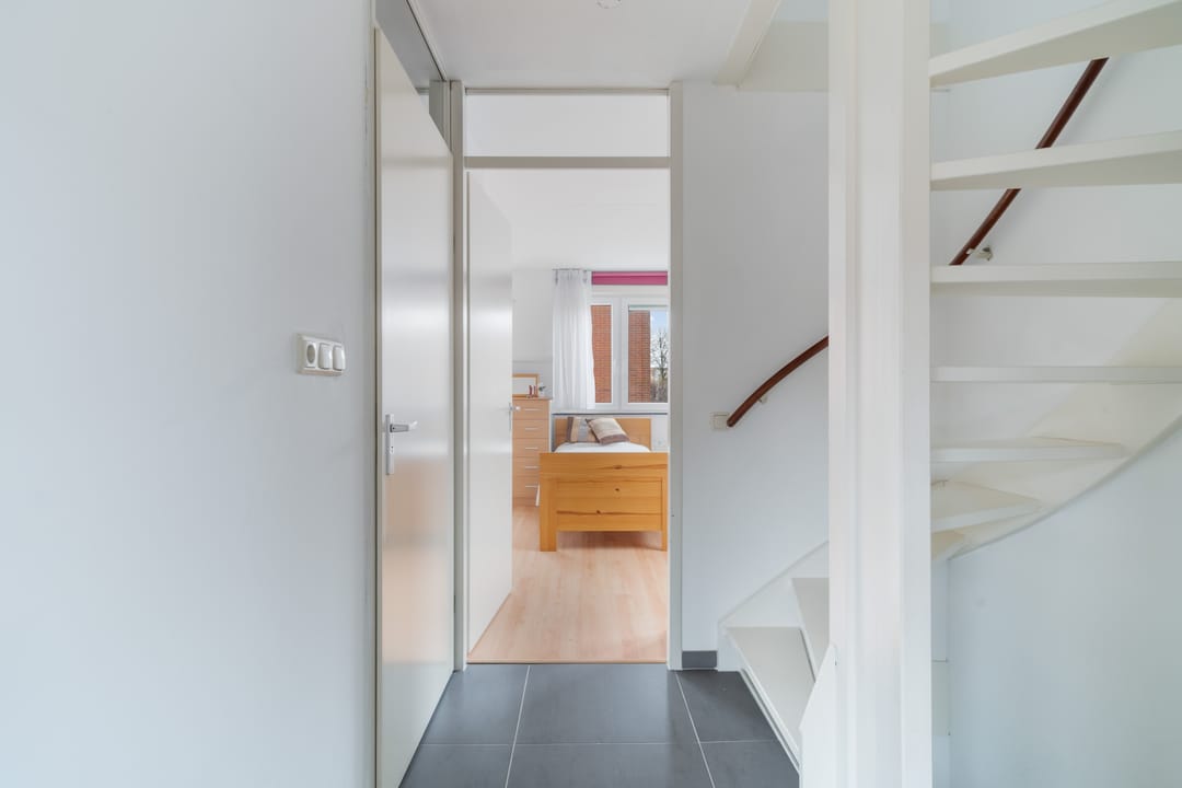 Photo 23 of Van Miereveltstraat 55