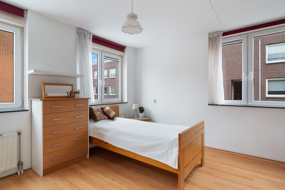 Photo 26 of Van Miereveltstraat 55