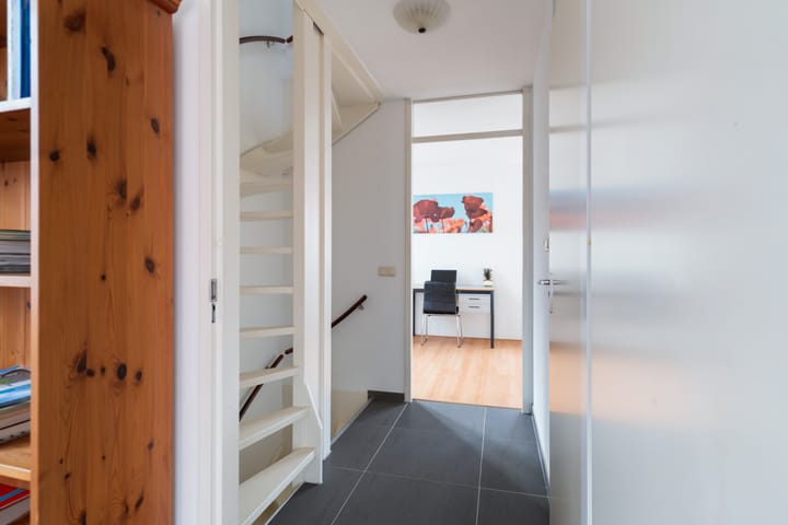 Photo 28 of Van Miereveltstraat 55