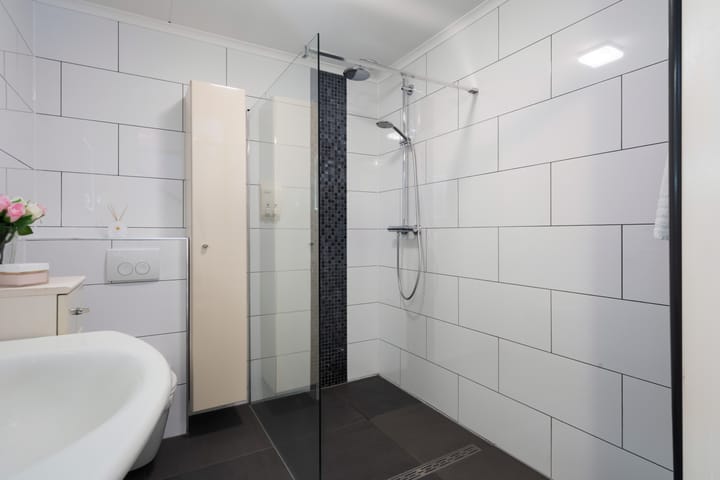 Photo 33 of Van Miereveltstraat 55