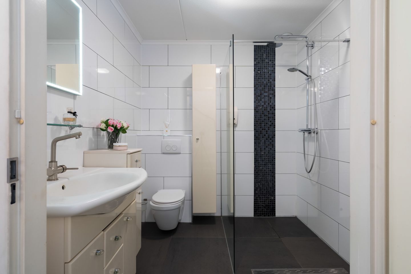 Photo 34 of Van Miereveltstraat 55