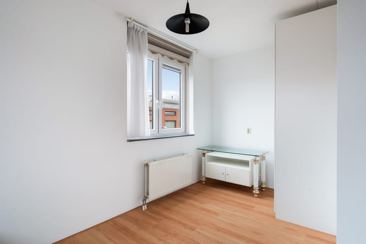 Photo 44 of Van Miereveltstraat 55