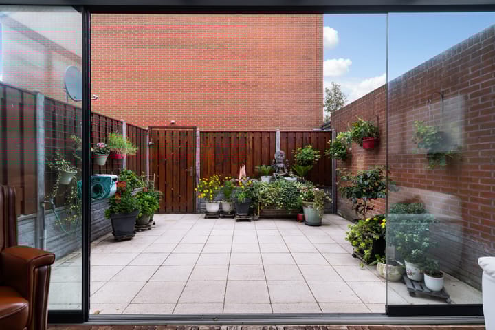 Photo 51 of Van Miereveltstraat 55