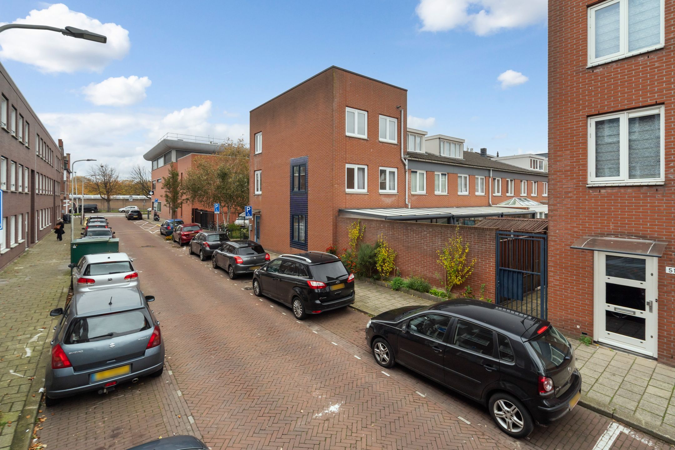 Photo 57 of Van Miereveltstraat 55