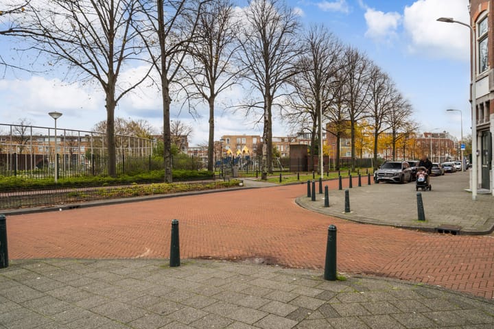 Photo 63 of Van Miereveltstraat 55