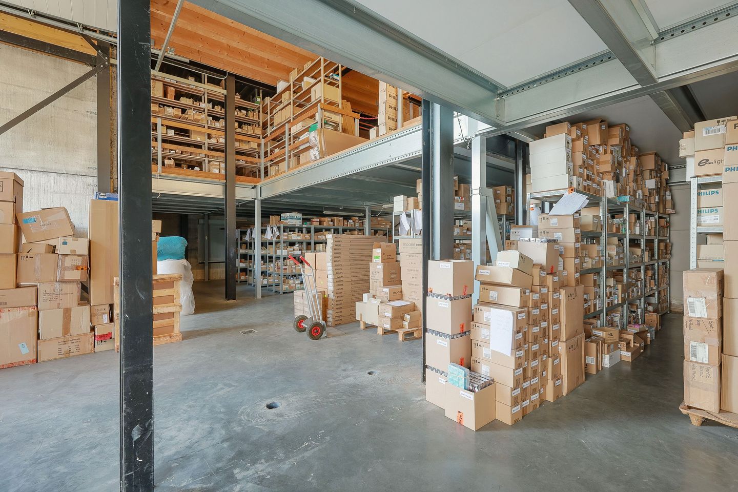 View photo 5 of Limmerick 86