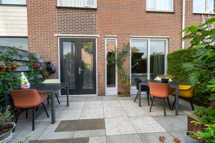 Photo 24 of Van Hogendorpstraat 13