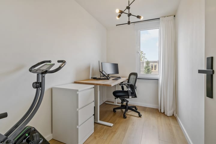 Foto 24 van Helmondstraat 40