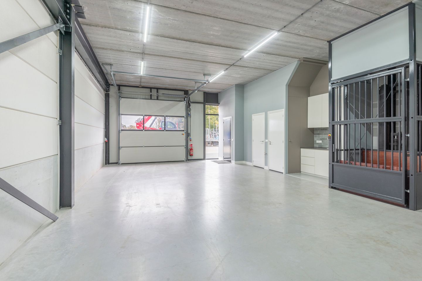 View photo 2 of Verlengde Parallelweg 4-24