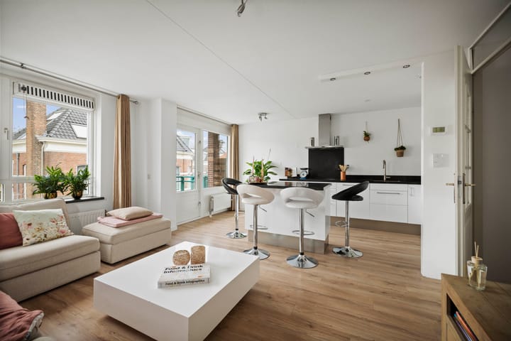 Foto 2 van Graaf van Burenstraat 2-F24