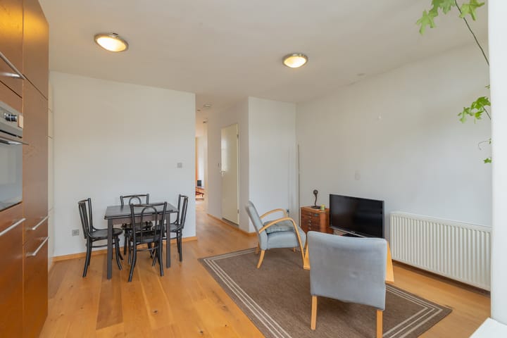 Photo 3 of Van Hogendorpstraat 116-3