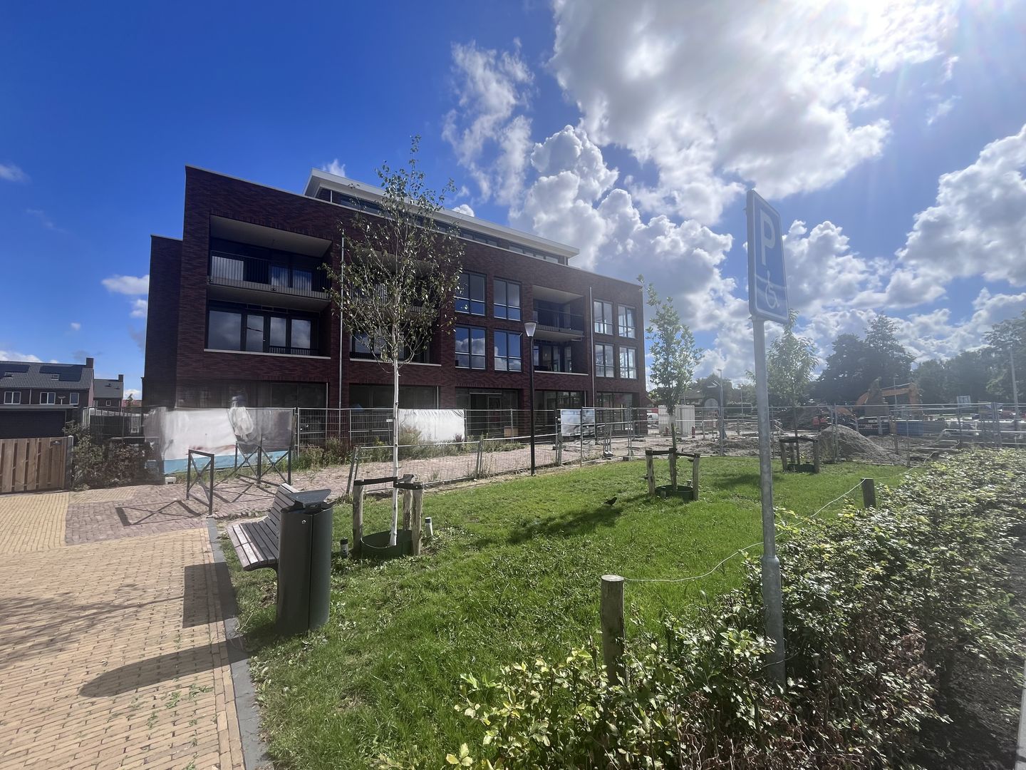 Bekijk foto 1 van Terpstraat 1