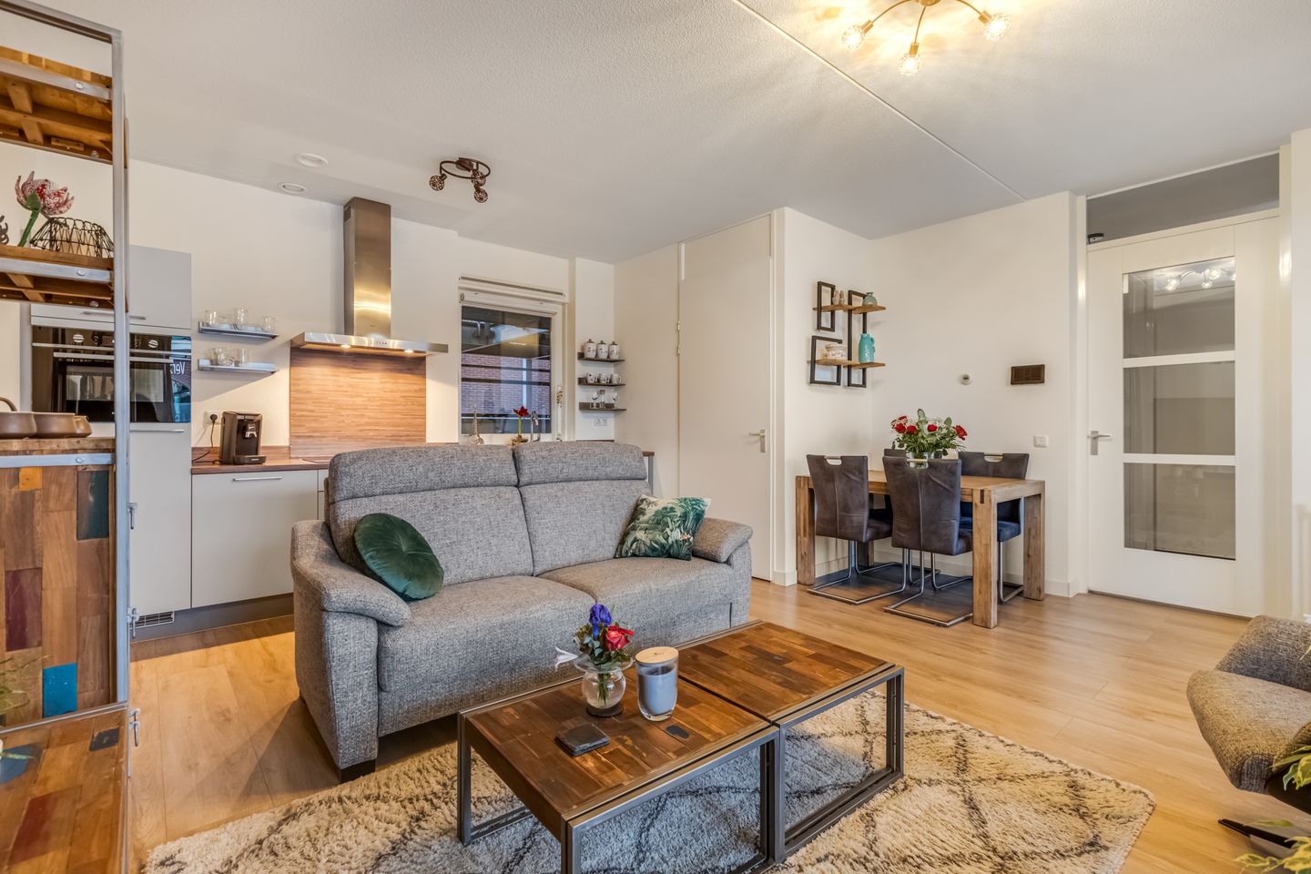 Foto 10 van Nieuwe Veenendaalseweg 1-A