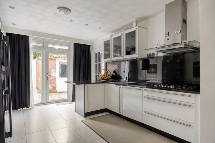 Photo 5 of Van Limburg Stirumlaan 91