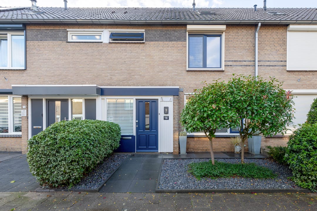 Photo 1 of van der Duyn Van Maasdamstraat 16
