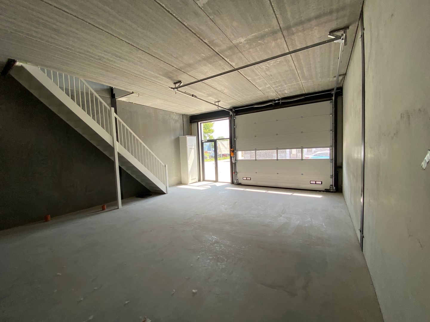 View photo 2 of Chroomstraat 8