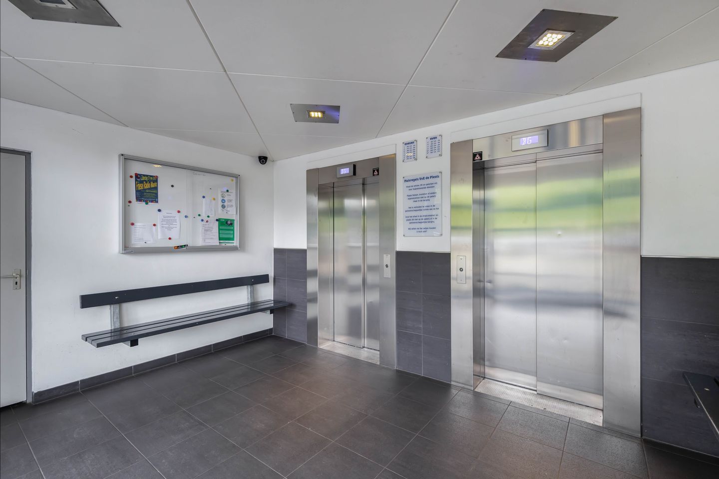 Foto 5 van Tjaarda 190