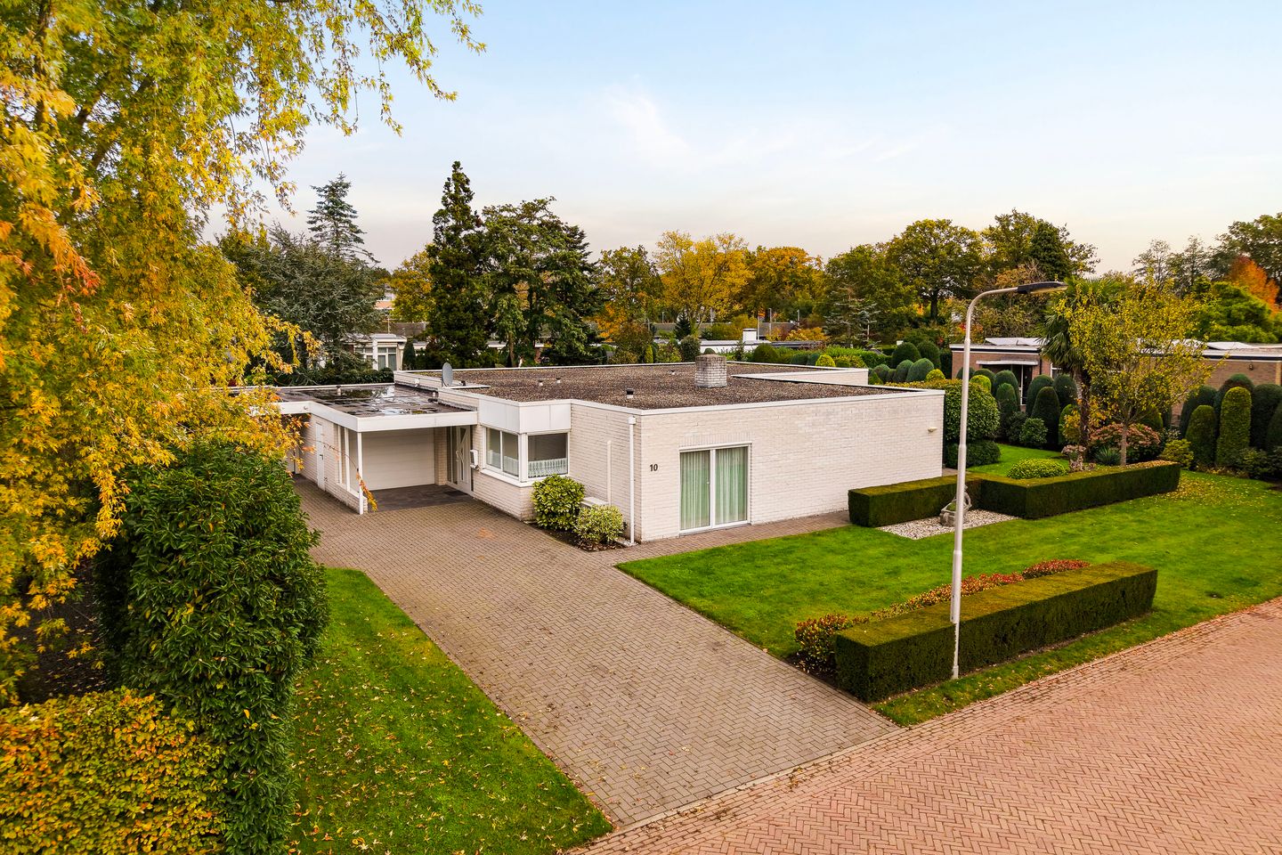 Photo 1 of van Tienhovenlaan 10