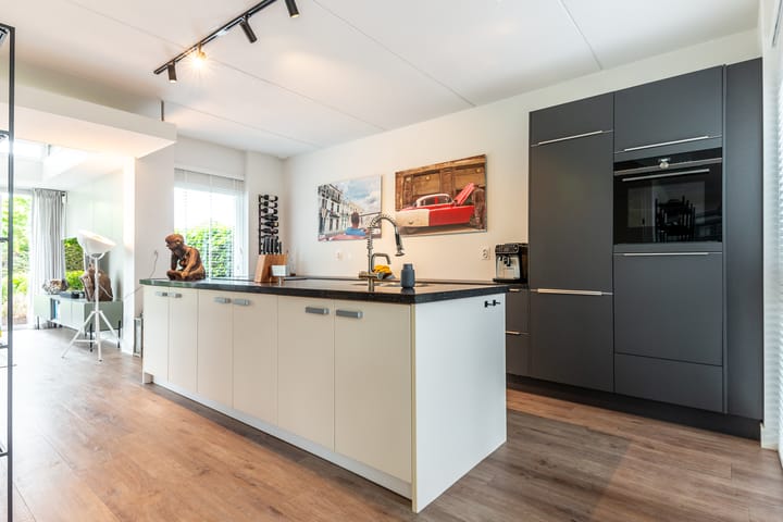 Foto 12 van Zuidewijn 30