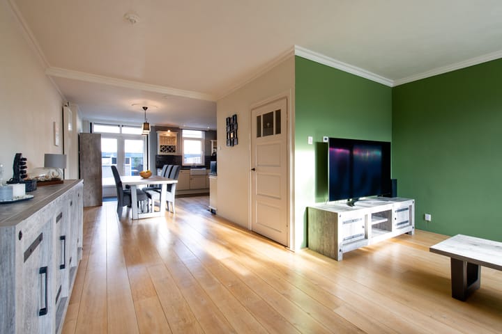 Photo 2 of Huijgensstraat 19