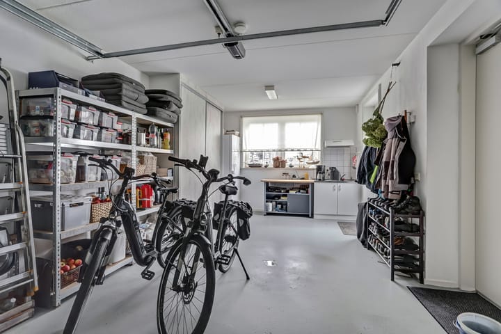 Photo 37 of Kamperfoeliestraat 36