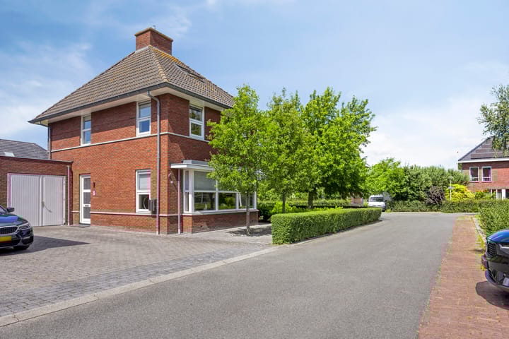 Photo 2 of Korenbloem 13