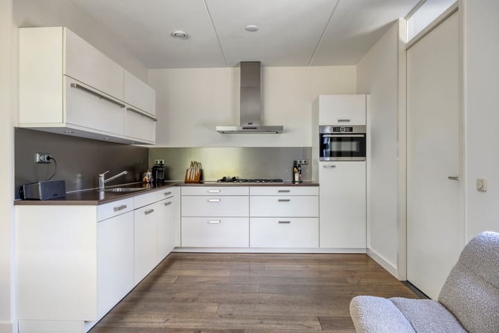 Photo 4 of Korenbloem 13