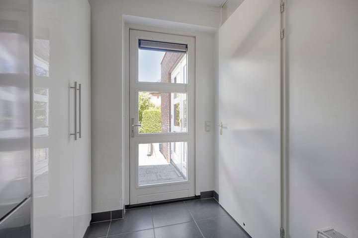 Photo 6 of Korenbloem 13