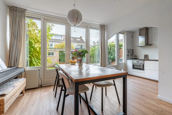 Photo 10 of Troelstrastraat 37