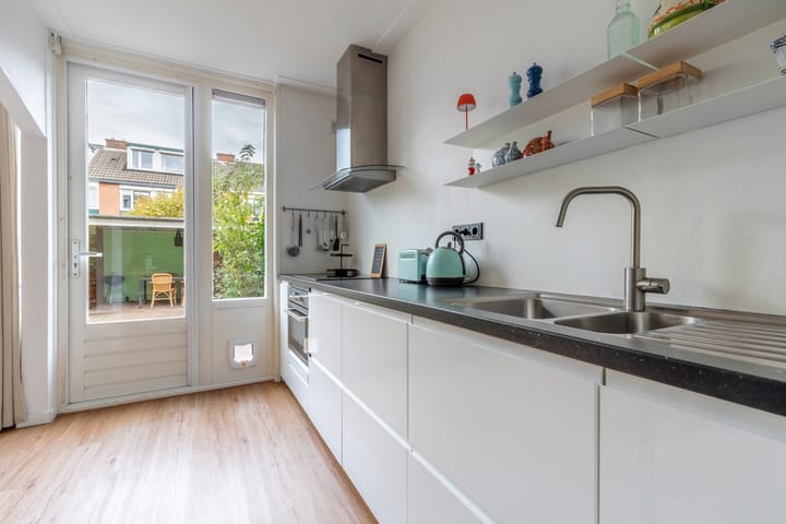 Photo 19 of Troelstrastraat 37