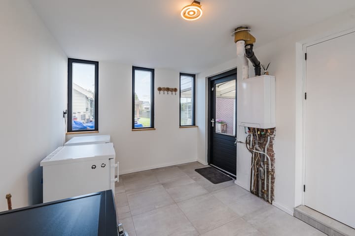 Photo 18 of Oosterstraat 41