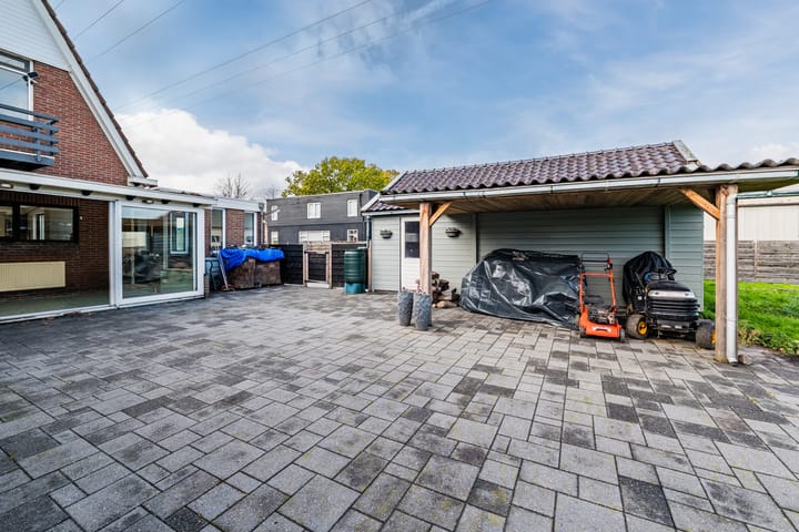 Photo 36 of Oosterstraat 41