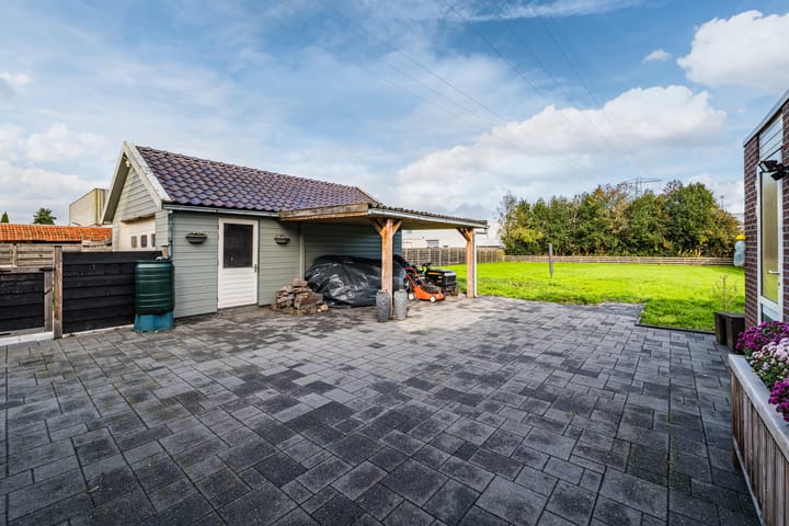 Photo 33 of Oosterstraat 41