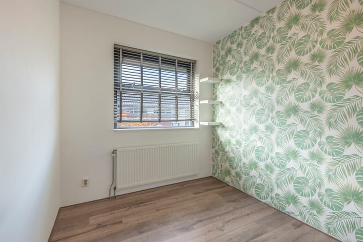 Photo 12 of Olle Kapoenstraat 11