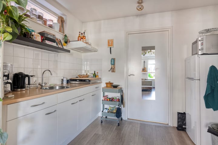 Photo 3 of Oosterweg 93-A