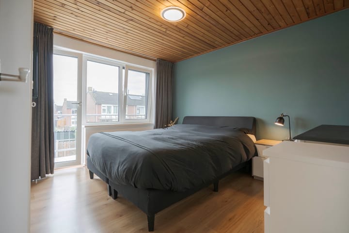 Photo 5 of Esdoornstraat 58