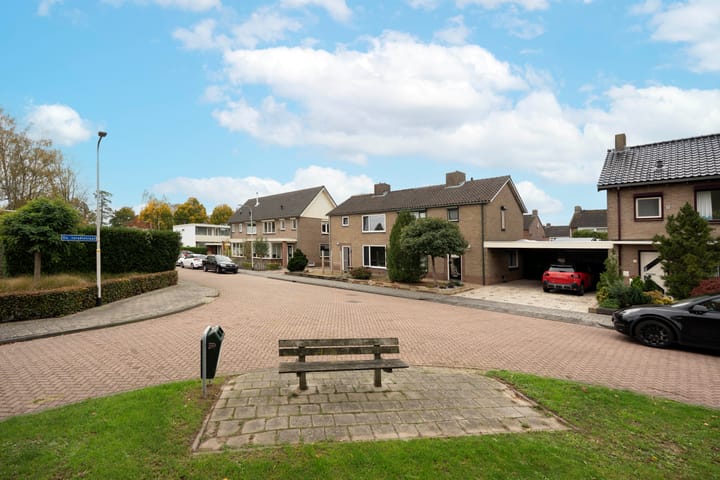 Photo 7 of Esdoornstraat 58